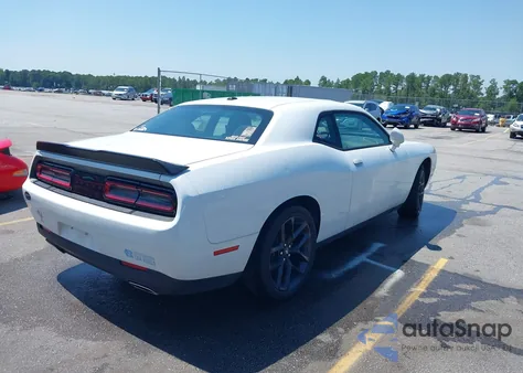 2023 Dodge Challenger Sxt z USA, uszkodzony, nr VIN 2C3CDZAG6PH563095